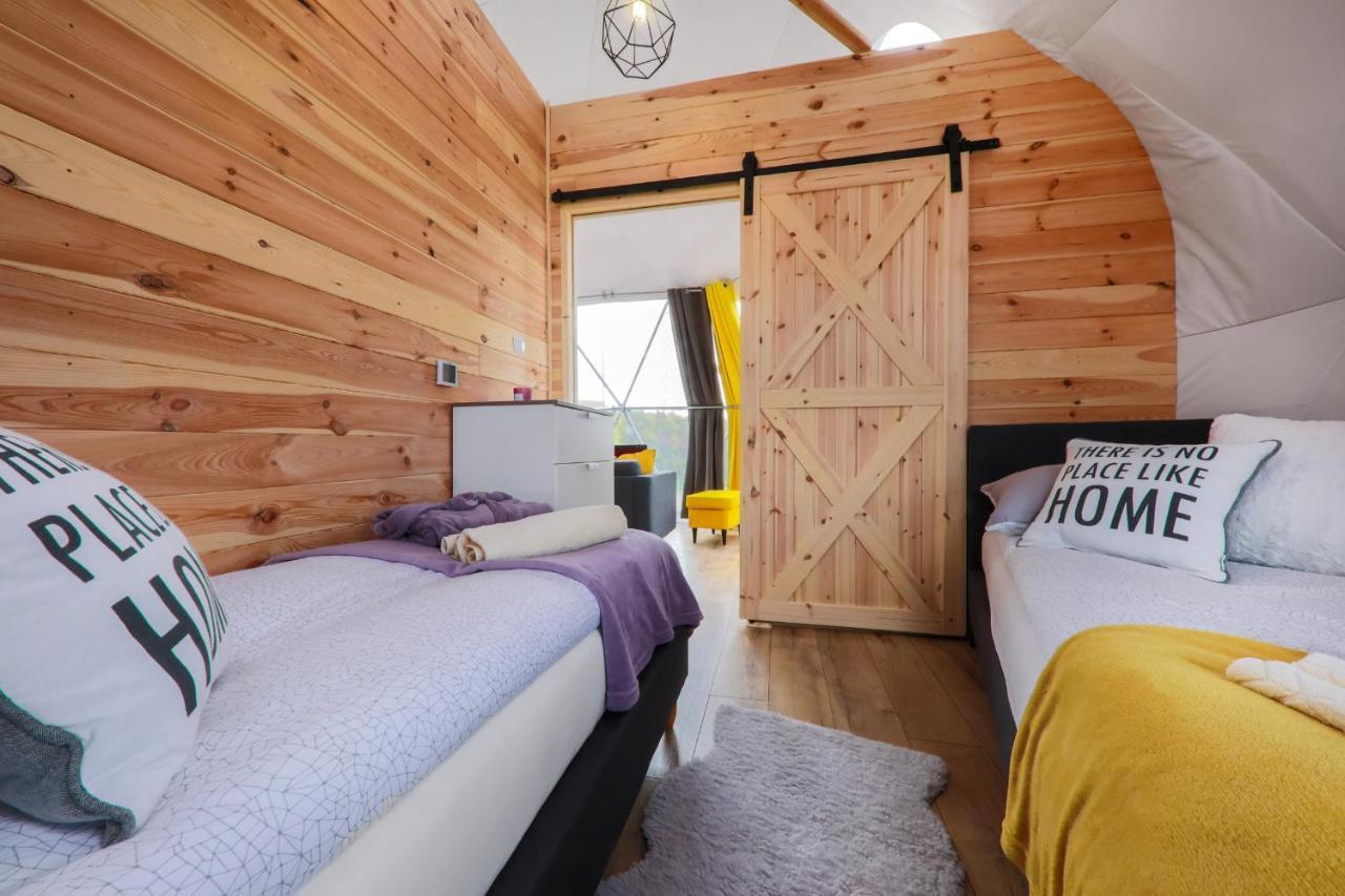 Bed and Breakfast Glamping Gliczarow Klapnioki Leśnica Exterior foto