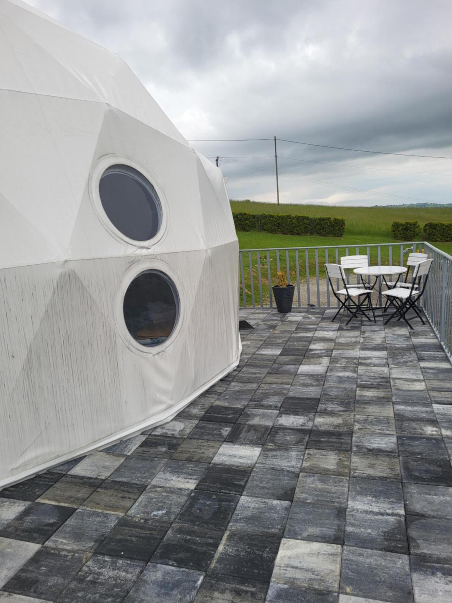 Bed and Breakfast Glamping Gliczarow Klapnioki Leśnica Exterior foto